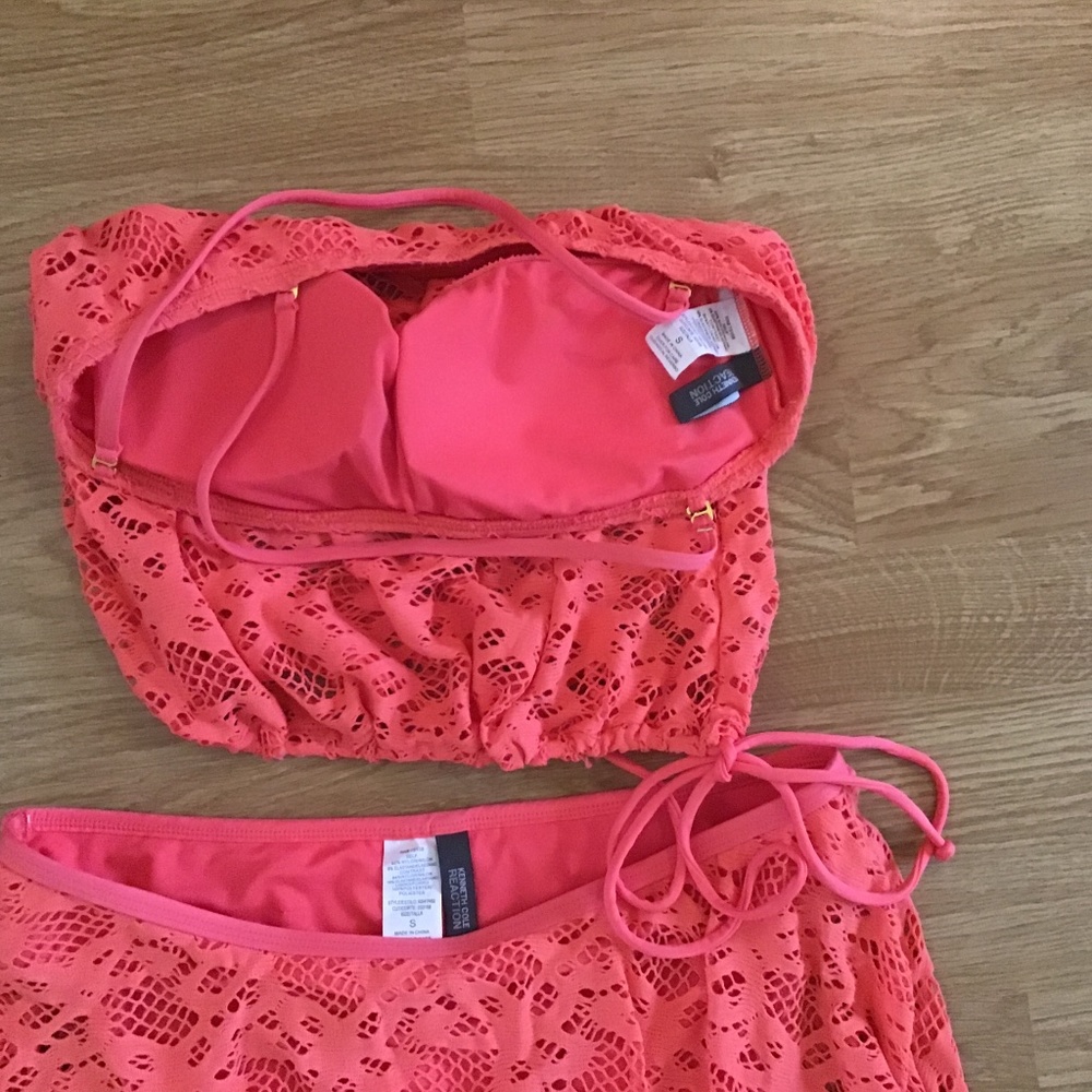 Bathing suit - Picture 3 of 4